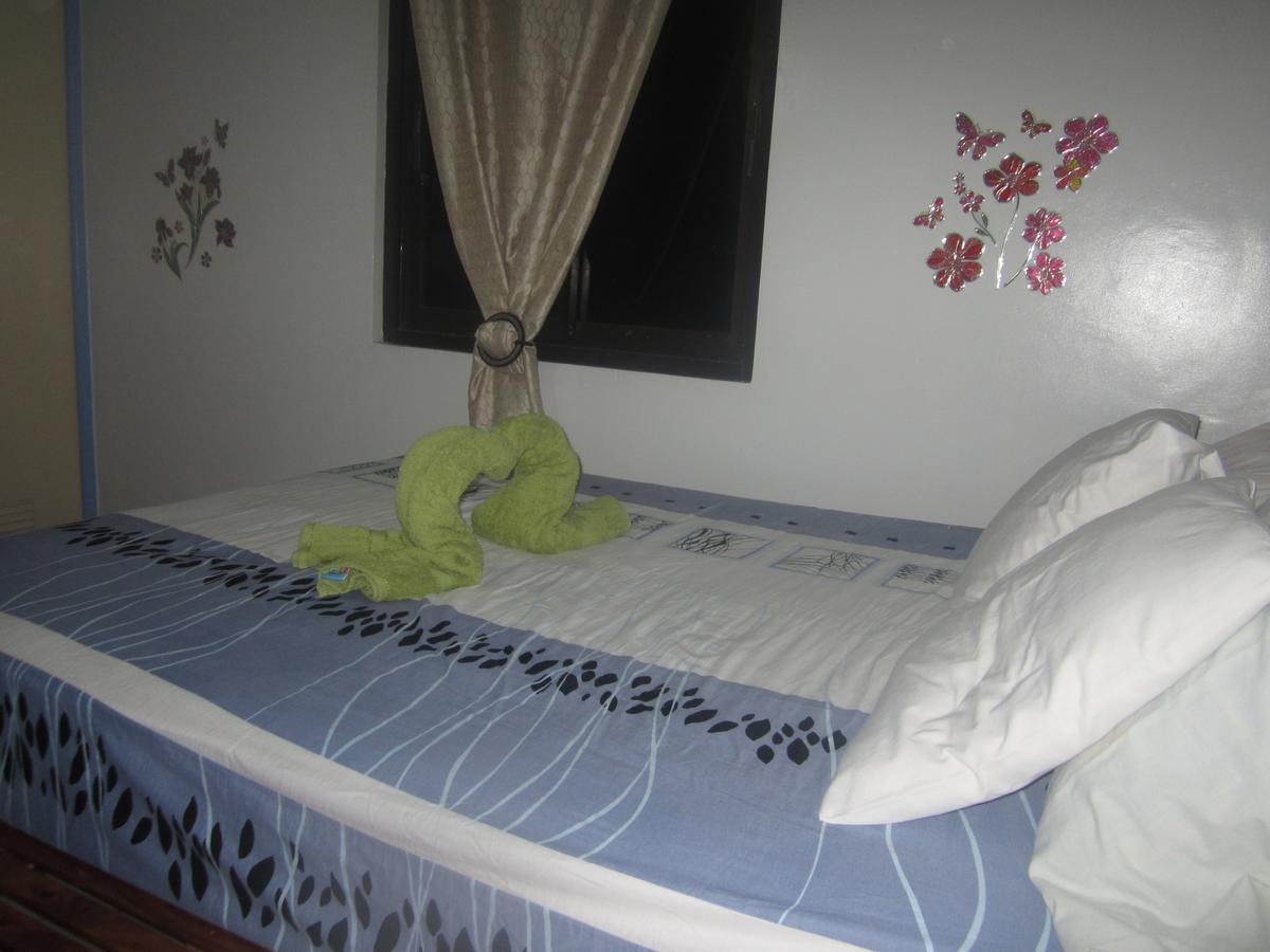 Bella Louise Lodging House Bar And Resto Busuanga Exterior photo